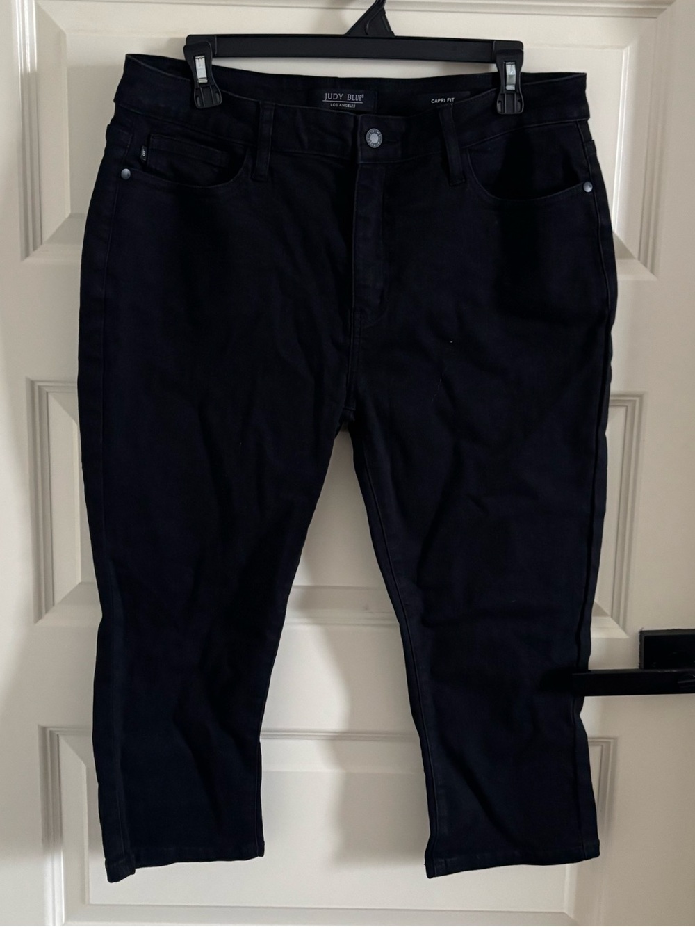 Judy Blue Women’s Capri Fit Black Jeans